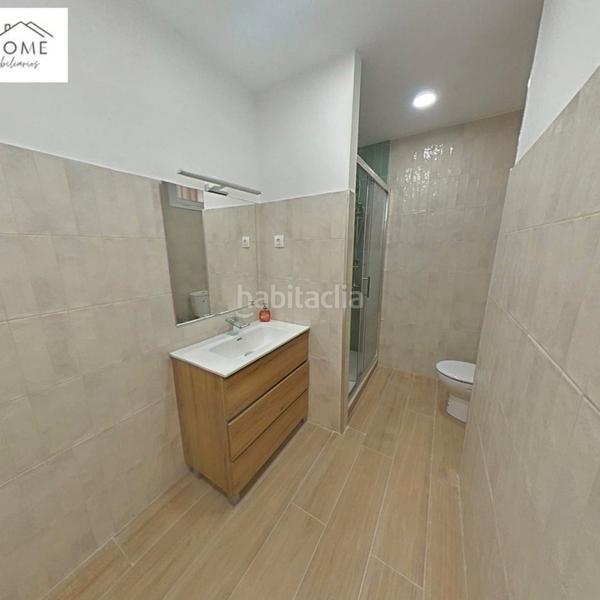 Foto fe978512-c17f-47d4-a34e-04dd601ede7d. Business premise with heating in La Marina del Port Barcelona