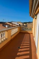 Casa adosada en La Collada-Sis Camins. Espectacular casa a tres vientos con vistas al mar en vilanova i