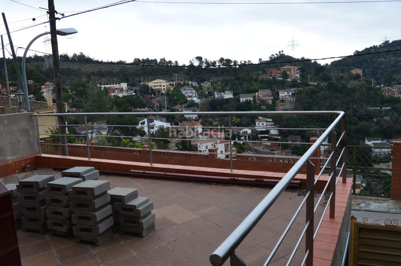 Foto 14b57b60-ddbd-47e1-bfab-a2042a9aebe9. Casa amb aparcament a Torrelles de Llobregat