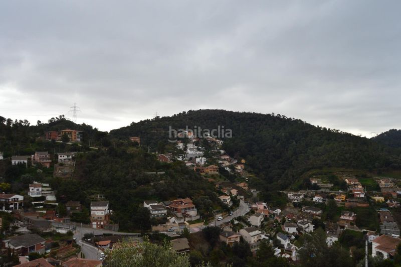 Foto 20c2f72a-4c4f-43af-8840-35e24bb55aae. Casa amb aparcament a Torrelles de Llobregat