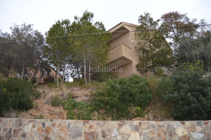 Foto 64eafc85-994c-4ff3-9bd2-c5cf41f187dc. Casa amb aparcament a Torrelles de Llobregat