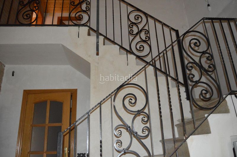 Foto f8f6100d-796b-4448-8812-7dad2eaf7f9b. Casa amb aparcament a Torrelles de Llobregat