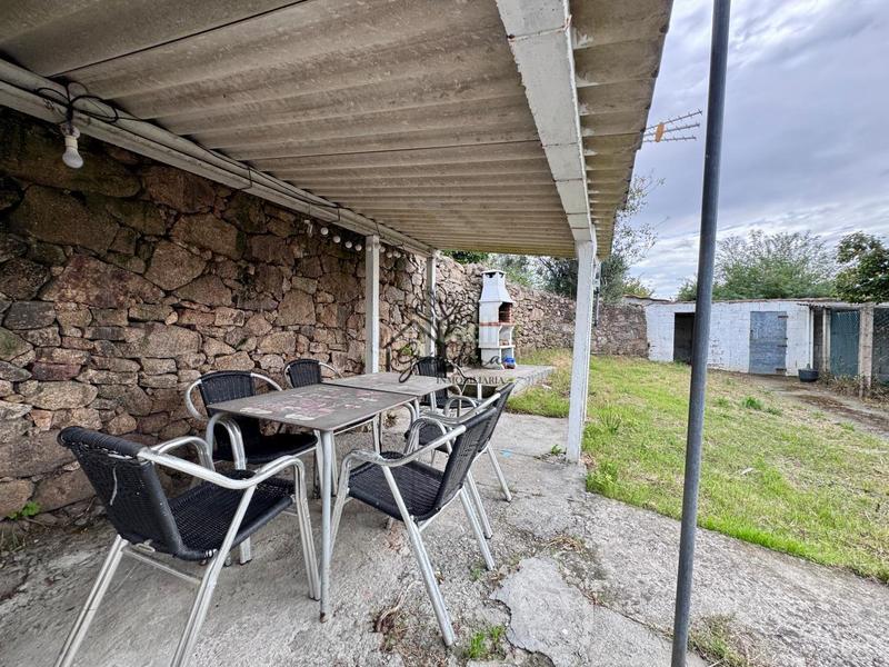 Foto 14272ea0-43af-4ba7-8c34-1e5e2a799014. Casa adossada a Área Rural Ferrol