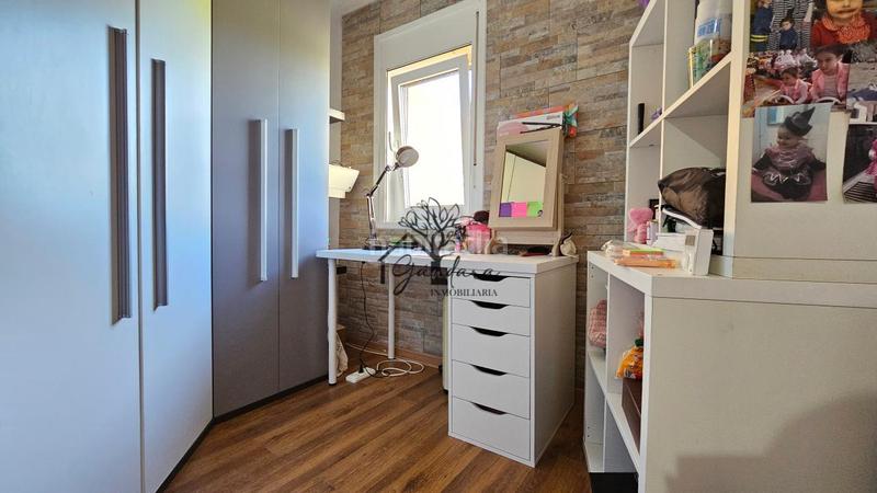 Foto f97e1aea-c13c-4f2c-8b49-2a5774378de6. Casa con riscaldamento parcheggio in A Gándara Narón