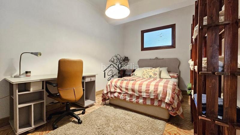 Foto 9d0c3bea-cd4c-4dfb-a276-8a37948c2783. Miete etagenwohnung mit heizung in Esteiro Ferrol