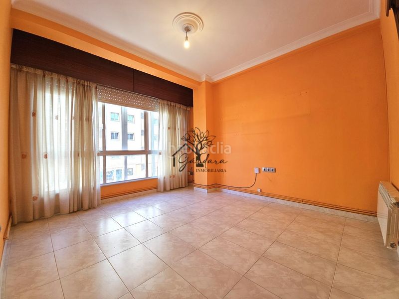 Foto 7b69db3f-bf7e-41d7-8cd5-78278c7d47e1. Piso en Caranza Ferrol