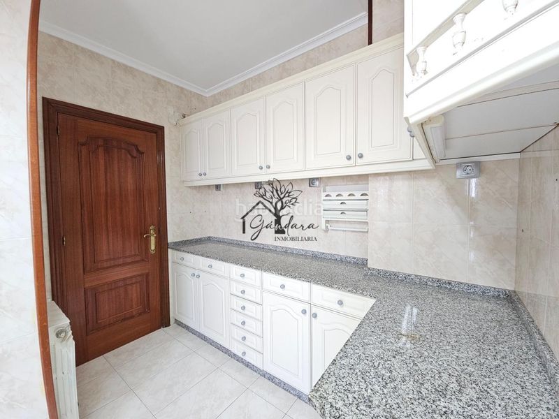 Foto 8b33c945-f077-4876-b747-8501fb646d2c. Piso en Caranza Ferrol