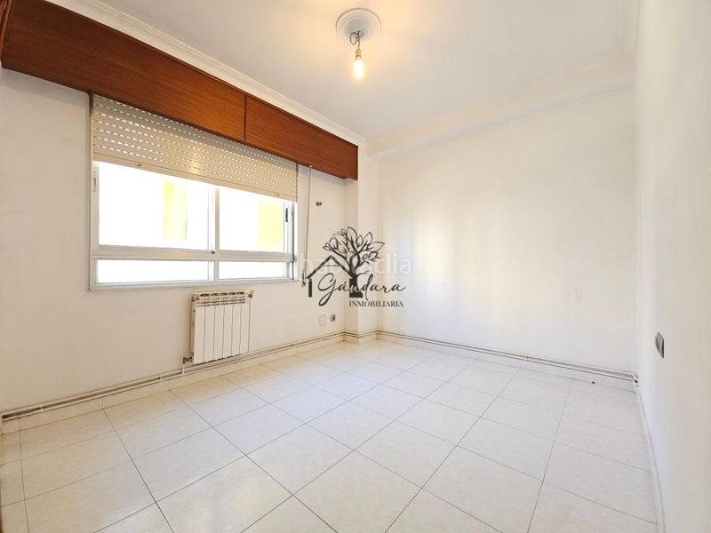 Foto b366eaeb-3d6f-4a56-bc97-3f83c35863c6. Piso en Caranza Ferrol