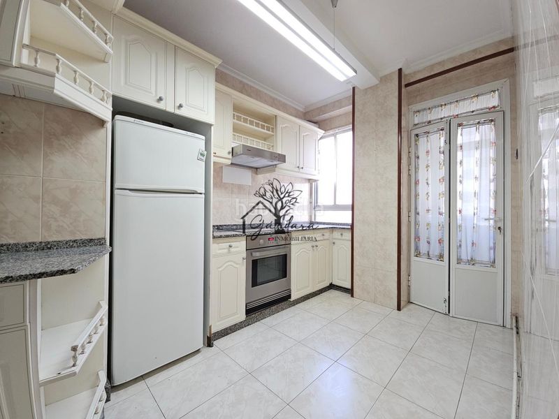 Foto b88685a8-abff-4feb-ad20-6cb3b09b0fa0. Piso en Caranza Ferrol