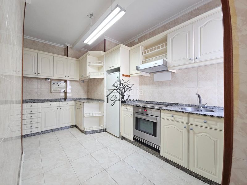 Foto b9b39ab3-7701-4dd8-bd9e-729d66078257. Piso en Caranza Ferrol