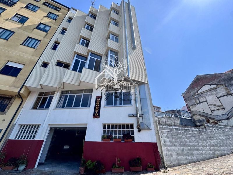 Foto 049c54de-2ff3-4b81-90f3-d39bda91223f. Edifici a Neda