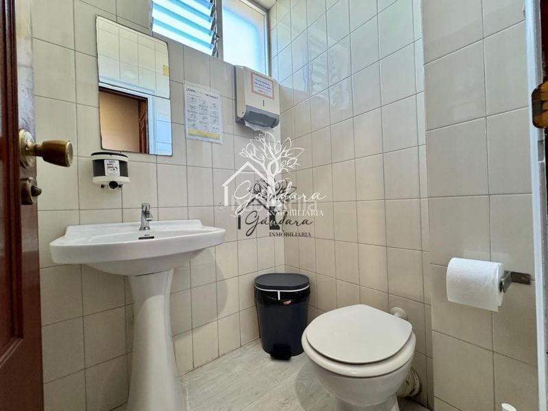 Foto 0df1103b-9987-43b6-b9e8-99a40e55d073. Edifici a Neda