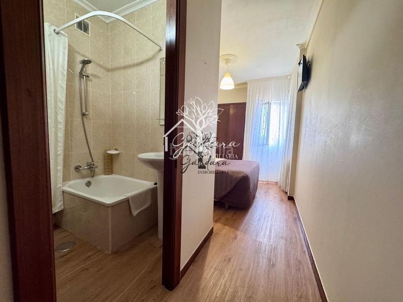 Foto 5af60631-d557-4339-92a6-ff4e19029265. Edifici a Neda