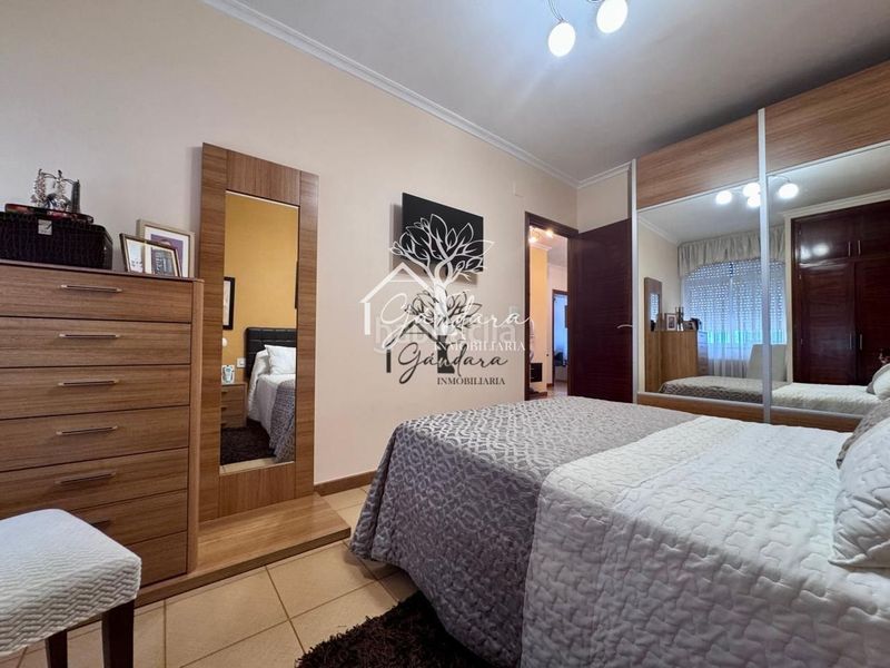 Foto daeb1090-c304-47c7-a5f6-e465426d2107. Edifici a Neda