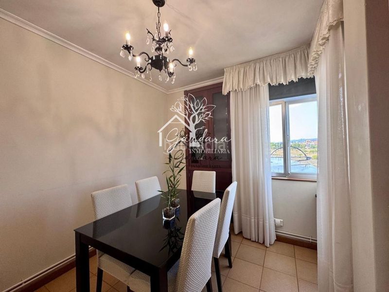 Foto f4b20d9a-8be7-40cd-8ff3-fabef6229bbd. Edifici a Neda