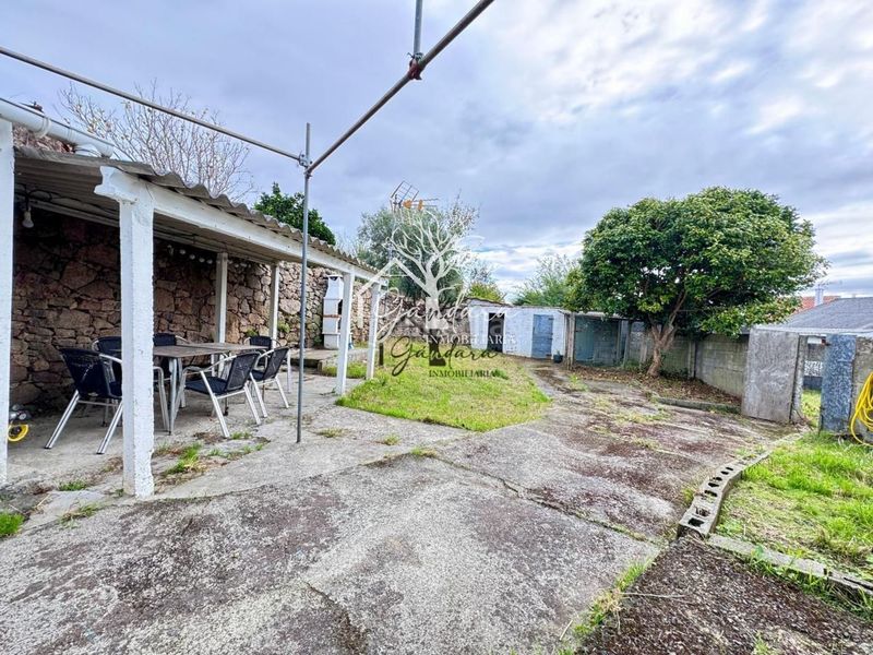 Foto c7924a10-2b31-423b-a2c9-5e7092a186d5. Casa adossada a Área Rural Ferrol
