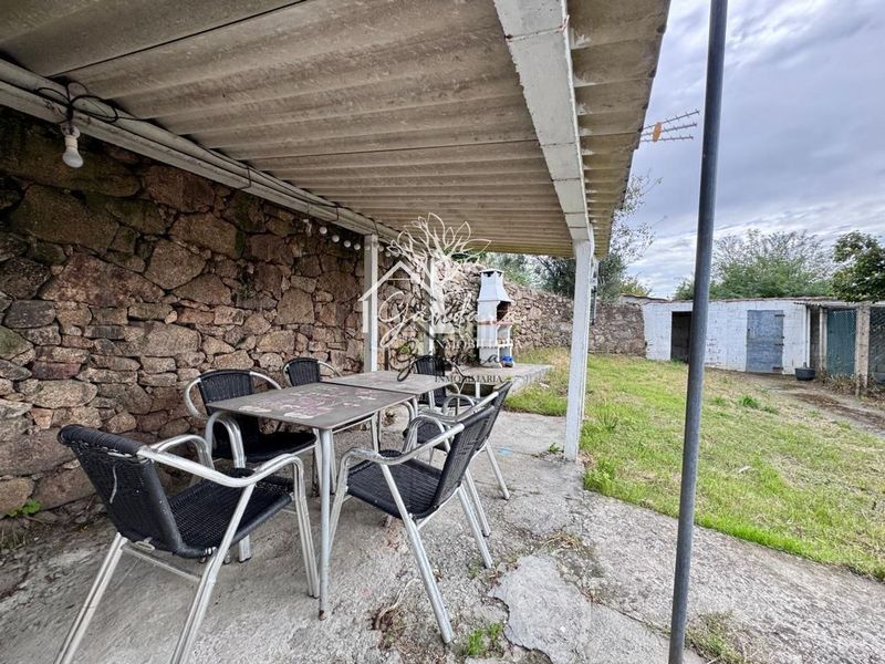 Foto eb1b17dd-b601-47a7-8440-4b638d157ba4. Casa adossada a Área Rural Ferrol