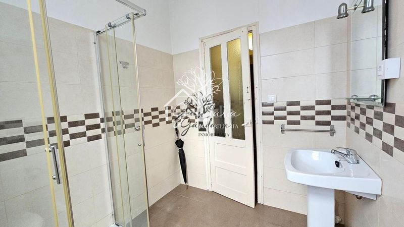 Foto ac4ba638-2a15-4776-a965-155d9d216f61. Edificio in Zona Ultramar Ferrol