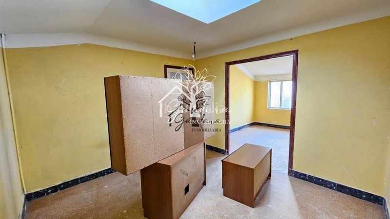 Foto b38e5cc7-1294-42d7-9c61-37e19c380545. Edificio in Zona Ultramar Ferrol