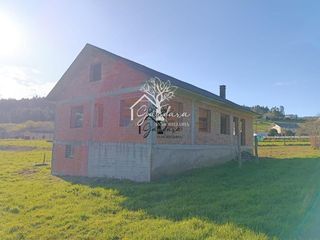 Haus  Silvalonga. Casa en construcción con gran finca en san sadurniño