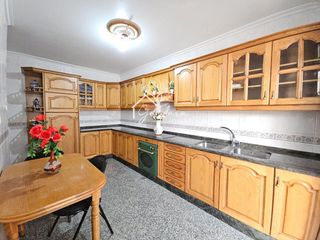 Etagenwohnung in Alto del Castaño. Conjunto completo vivienda  bajo de 164 m en el alto total 190.0