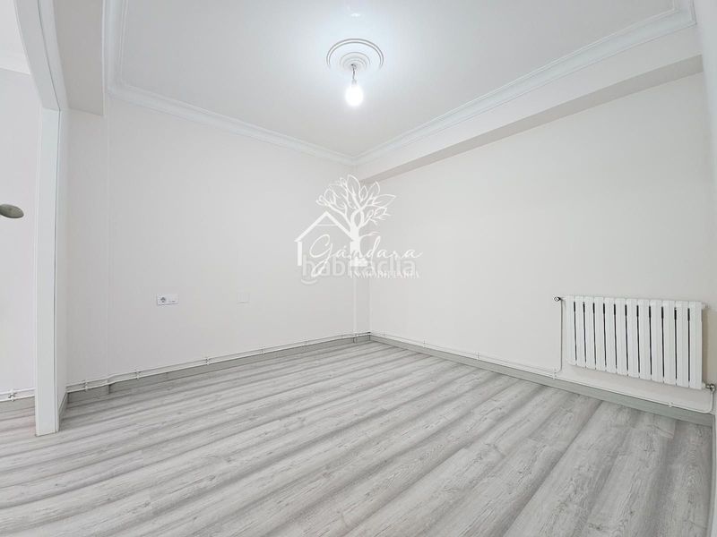 Foto e7d71b99-f73d-45e2-842e-2e0f26b9bd1e. Pis amb calefacció a Alto del Castaño Narón