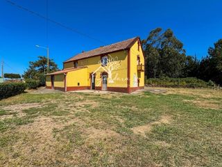 House in Área Rural. Casa de piedra con finca en esmelle  ferrol