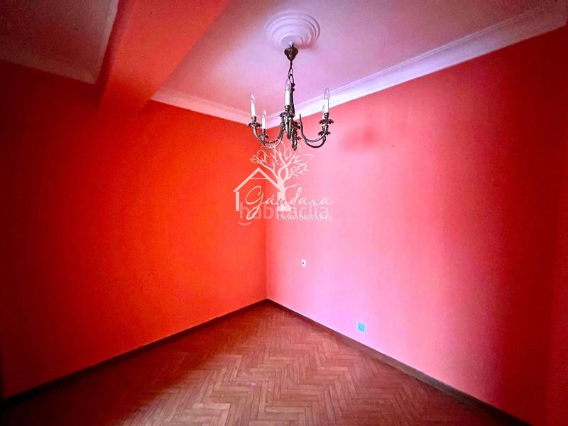 Foto caaa8604-fb00-4a41-9321-b9d504eb966f. Pis a Centro Ferrol