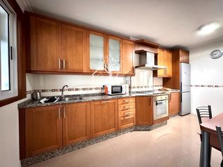 Etagenwohnung in Alto del Castaño. Piso de 3 dormitorios, ascensor, garaje y trastero en narón  alt