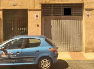 Aparcament cotxe a Roquetas pueblo