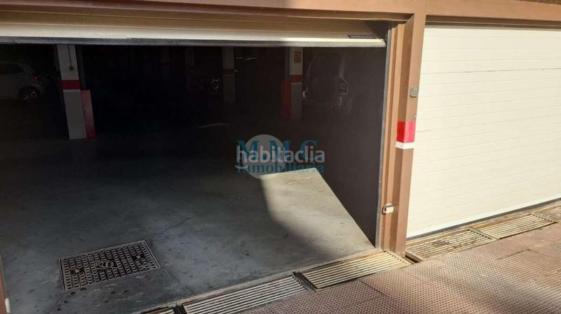 Foto de8ad13a-35c4-4db3-8464-438dedbebf61. Aparcament cotxe a Aguadulce Sur Roquetas de Mar