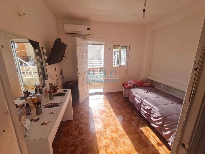 Foto cda7d3ad-a88b-4607-8eb2-e52abd834378. Casa in Centro Almería