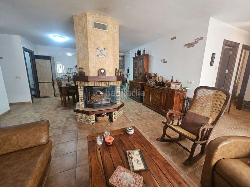 Foto c73a32de-799d-4eb8-b94c-b06028800198. Casa en Enix