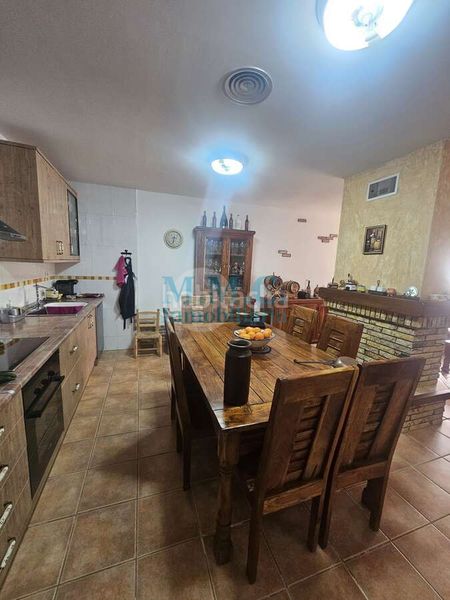 Foto cda7d83f-5613-45d0-a215-99f6b5e6e076. Casa en Enix