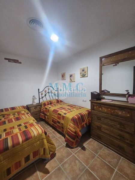 Foto 29979b85-cdd7-4c71-bbe7-1c34da2b06ab. Casa a Enix