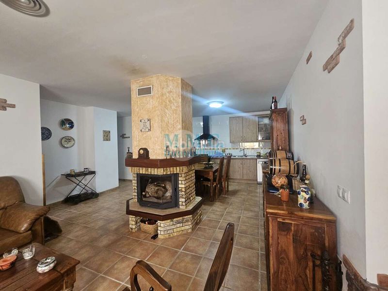 Foto 7dd38030-a96c-45a3-b7b4-3efcabc5643e. Casa a Enix