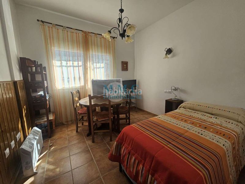 Foto 8eeeb0fc-3b18-453b-bd9f-fa2bc2a6d934. Casa a Enix