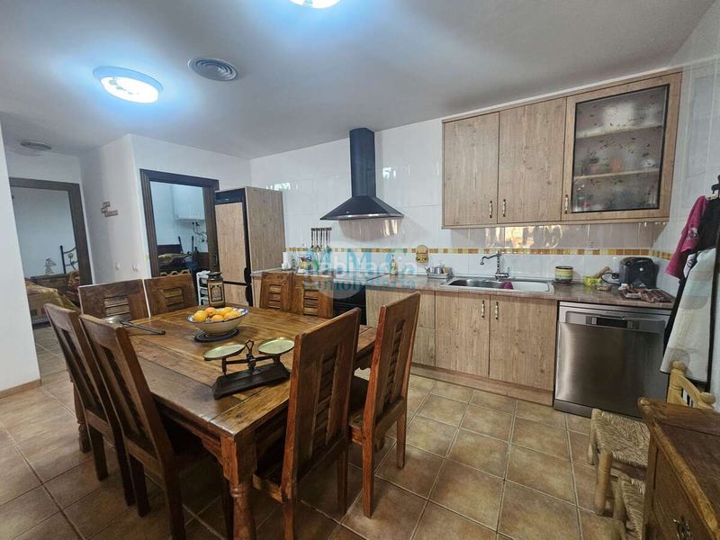 Foto c965b8d8-5ac3-490c-b24b-34d186f458b7. Casa a Enix