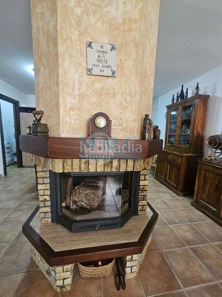 Foto db4ee157-6668-45e6-b5e5-85ea592fbd0b. Casa a Enix