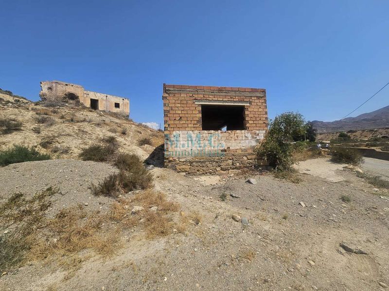 Foto 523a4924-87f8-45fd-8b43-423927a57937. Finca rústica en Rioja
