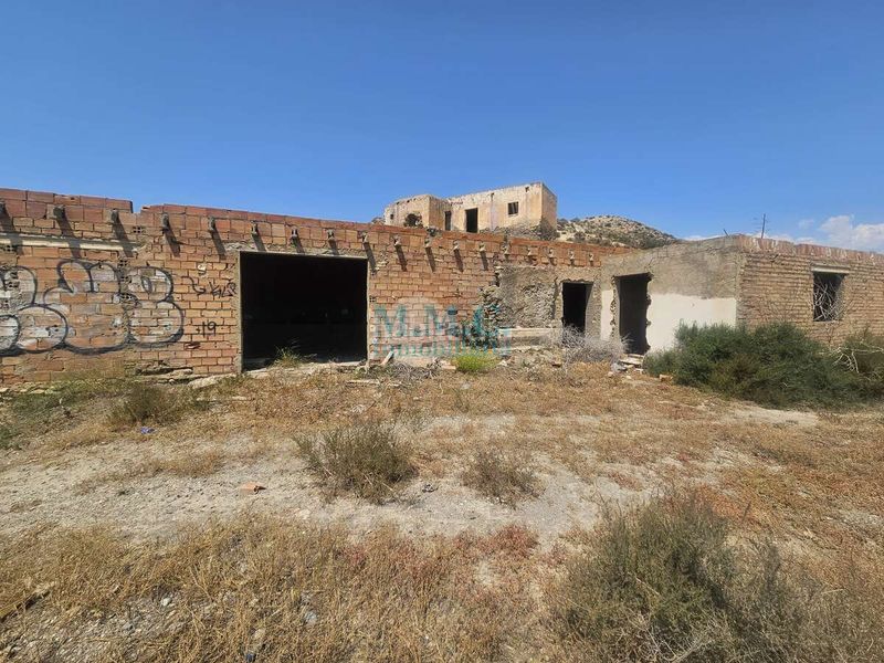 Foto b52ba8dc-b87e-4de9-af9e-ccd734c727fc. Finca rústica en Rioja