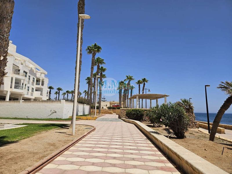 Foto e81ccaf4-0b46-4aa8-872a-4858d29fe061. Pis amb piscina a El Puerto - La Romanilla Roquetas de Mar