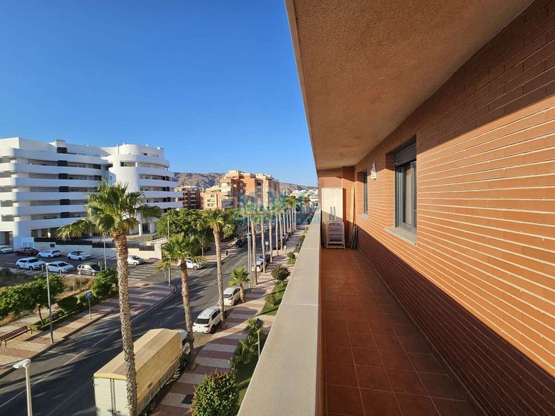Foto 16d55fa3-65aa-4600-98d3-a57f211f98b6. Pis amb aparcament piscina a Aguadulce Sur Roquetas de Mar