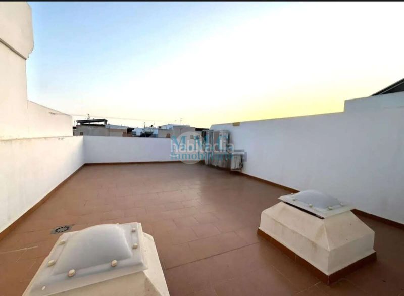 Foto 1a9c6149-5081-4b90-b4ff-3e243b3b2423. Tríplex amb aparcament piscina a Aguadulce Sur Roquetas de Mar