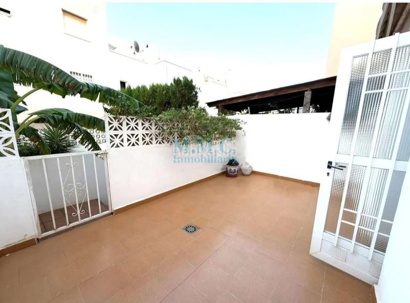 Foto c5e2b448-7184-4370-8a79-128a815c5b76. Tríplex amb aparcament piscina a Aguadulce Sur Roquetas de Mar