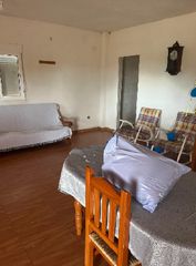 Casa aparellada a Daya Nueva. !cdatafinca de 4.500m vallada en daya nueva  casa de 100m  100m