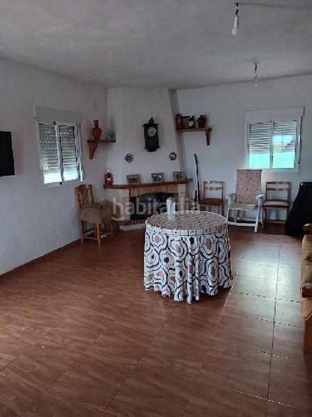 Foto 342bd44c-3c02-46c4-bb70-09febf298843. Casa aparellada a Daya Nueva