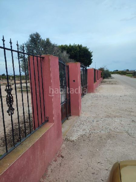 Foto 4e0f8d37-7a3d-4d9e-9464-1026c85029d2. Casa aparellada a Daya Nueva