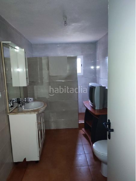 Foto ce9e11b1-2648-432b-991c-233af6e82d19. Casa aparellada a Daya Nueva