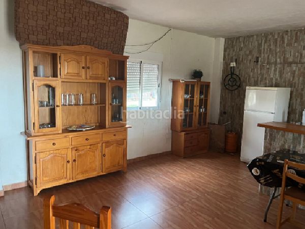 Foto e309eb9c-c4b1-4f95-8b58-3be99ea4ef15. Casa aparellada a Daya Nueva